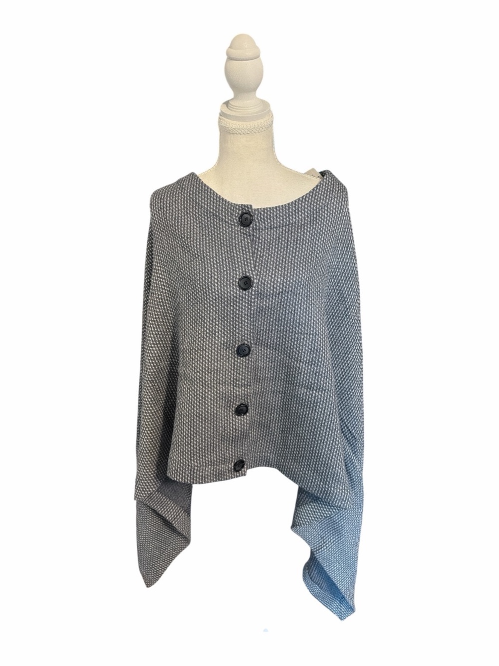 Quiet Luxury Old Money Club Monaco 100% Wool Gray Button Poncho Cape NWT